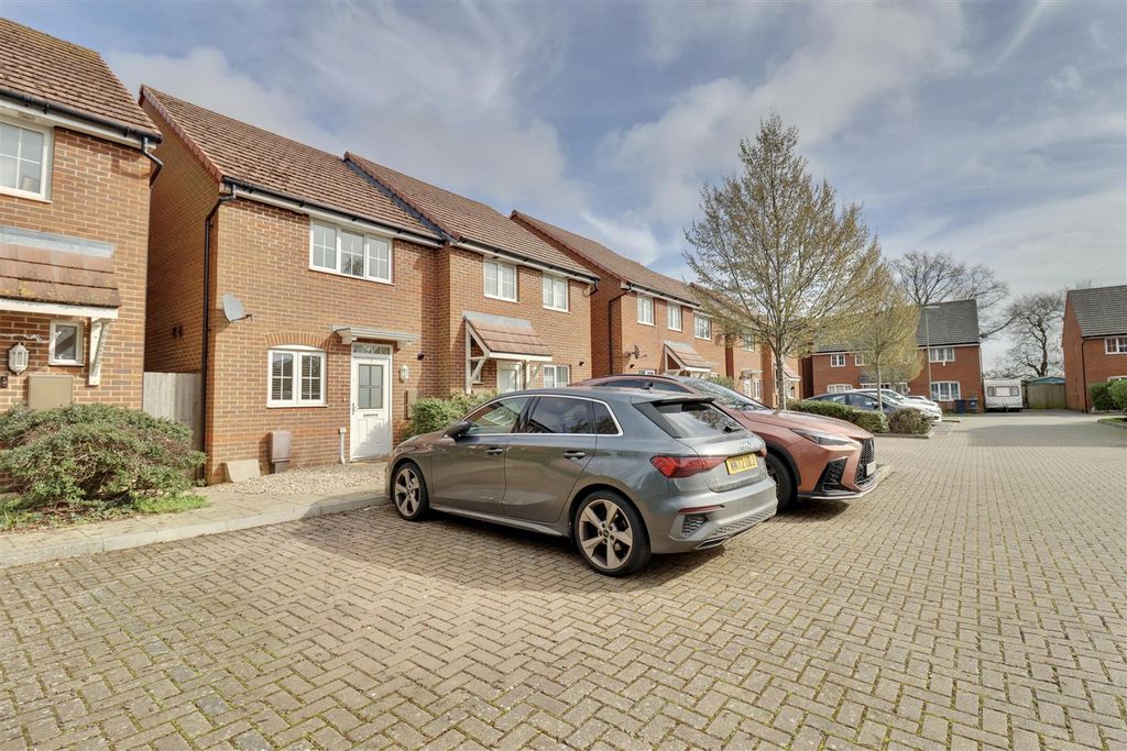 Property photo 1 of 15 B783Fc0B-2451-46F6-9C87-4Ec0676B2096_1_201_A.Jpeg