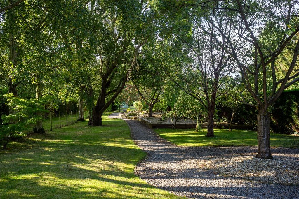 Property photo 2 of 22 Picture No. 06