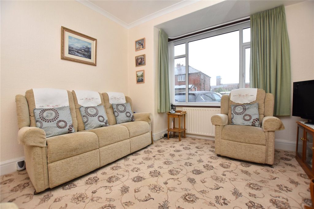 Property photo 3 of 23 Picture No. 16