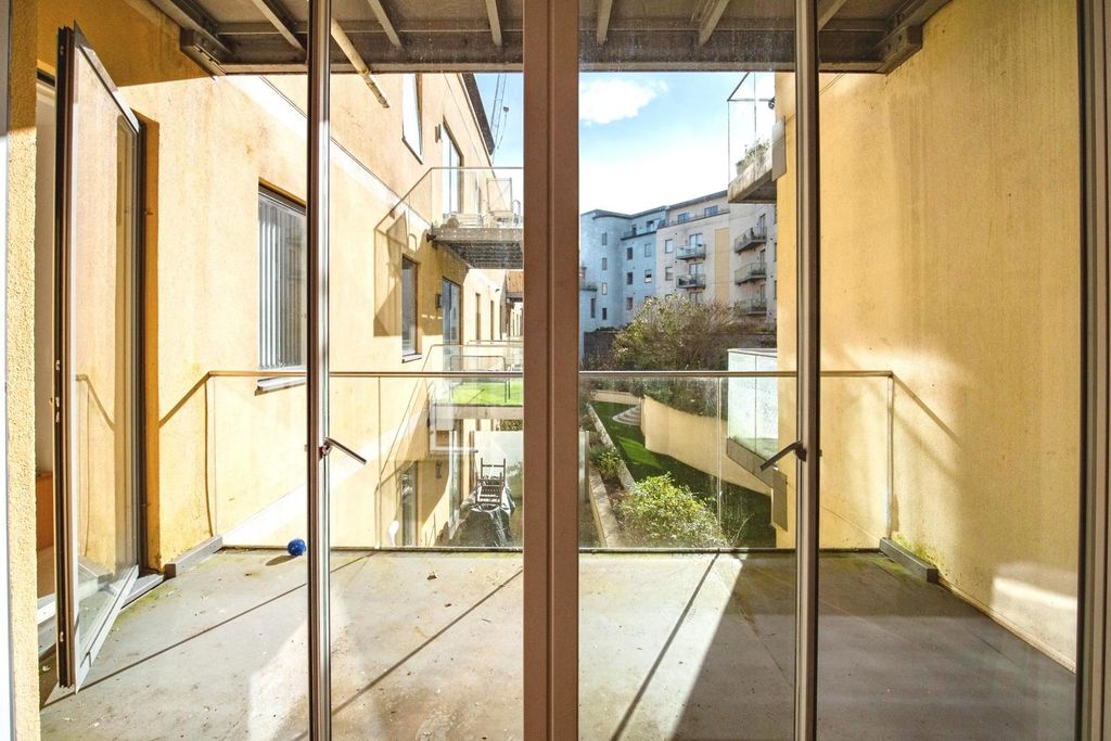 Property photo 3 of 20 Pbox-Img.Jpg