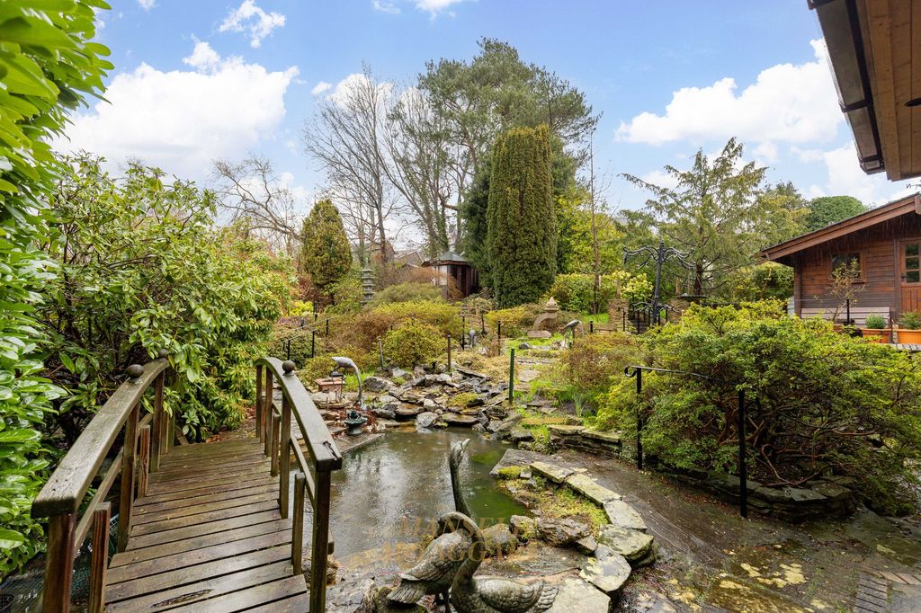 Property photo 2 of 27