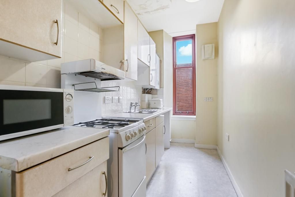 Property photo 3 of 20 Kitchen