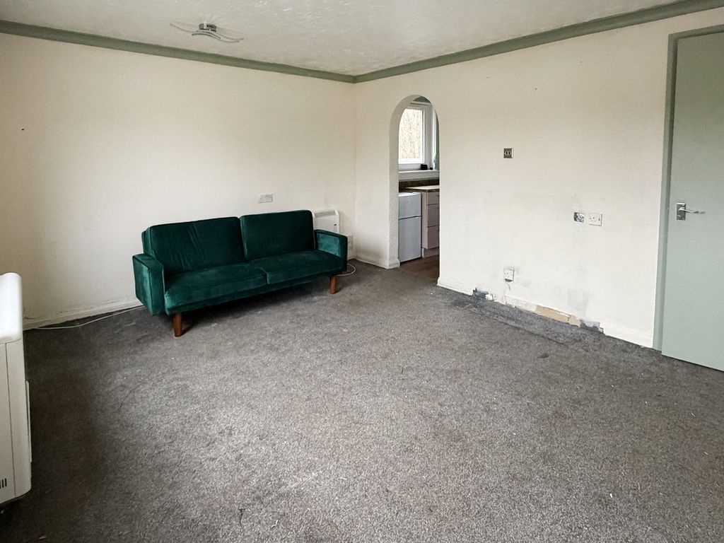 Property photo 3 of 11