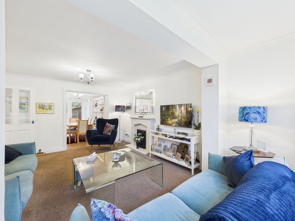 Property photo 2 of 16 Cam02536G0-Pr0040-Still008