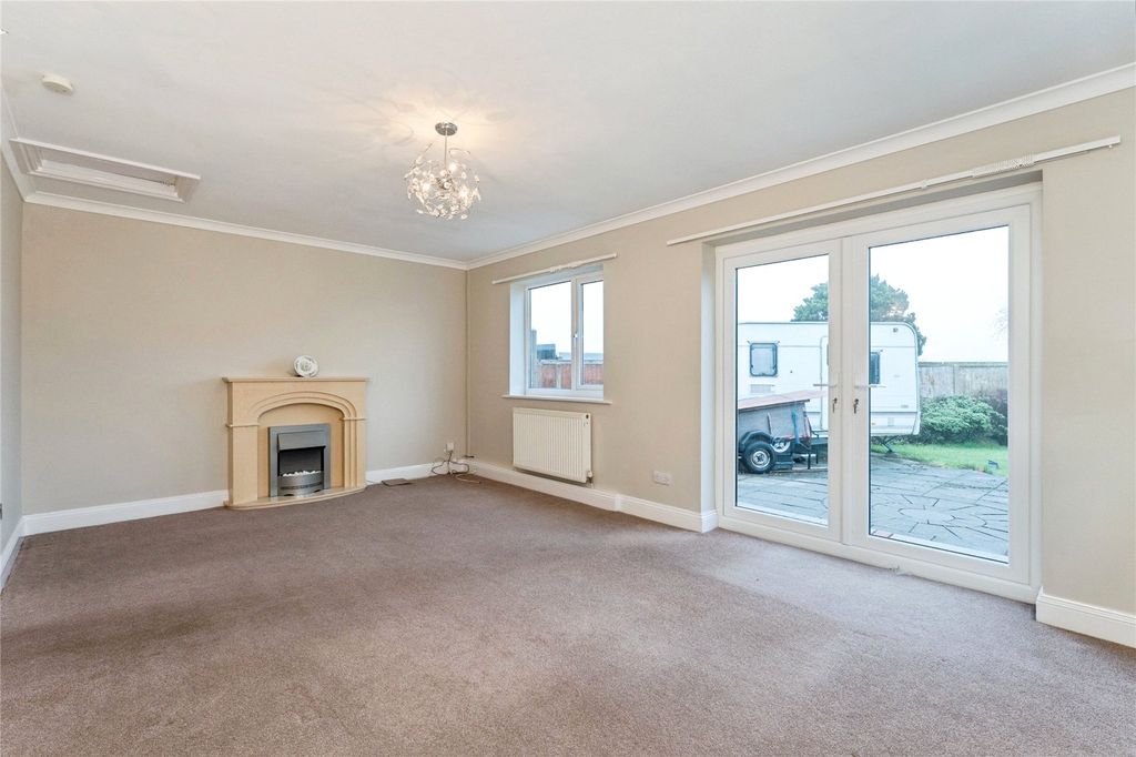 Property photo 2 of 21 Picture No. 10