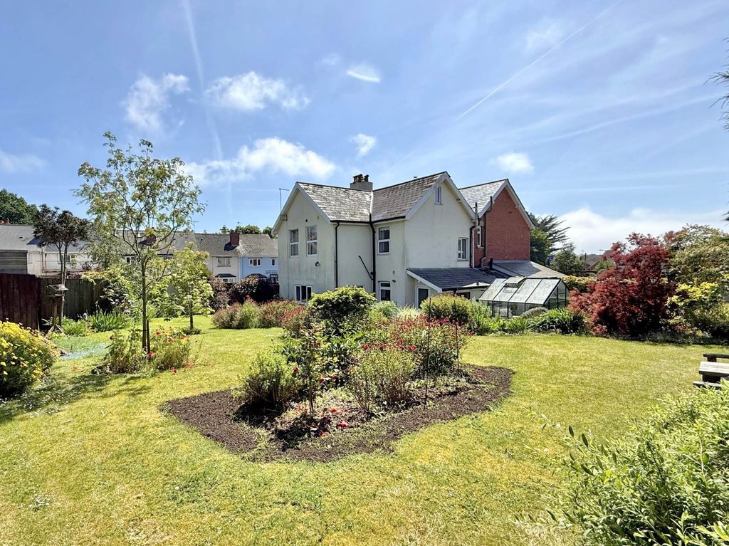 Property photo 1 of 24
