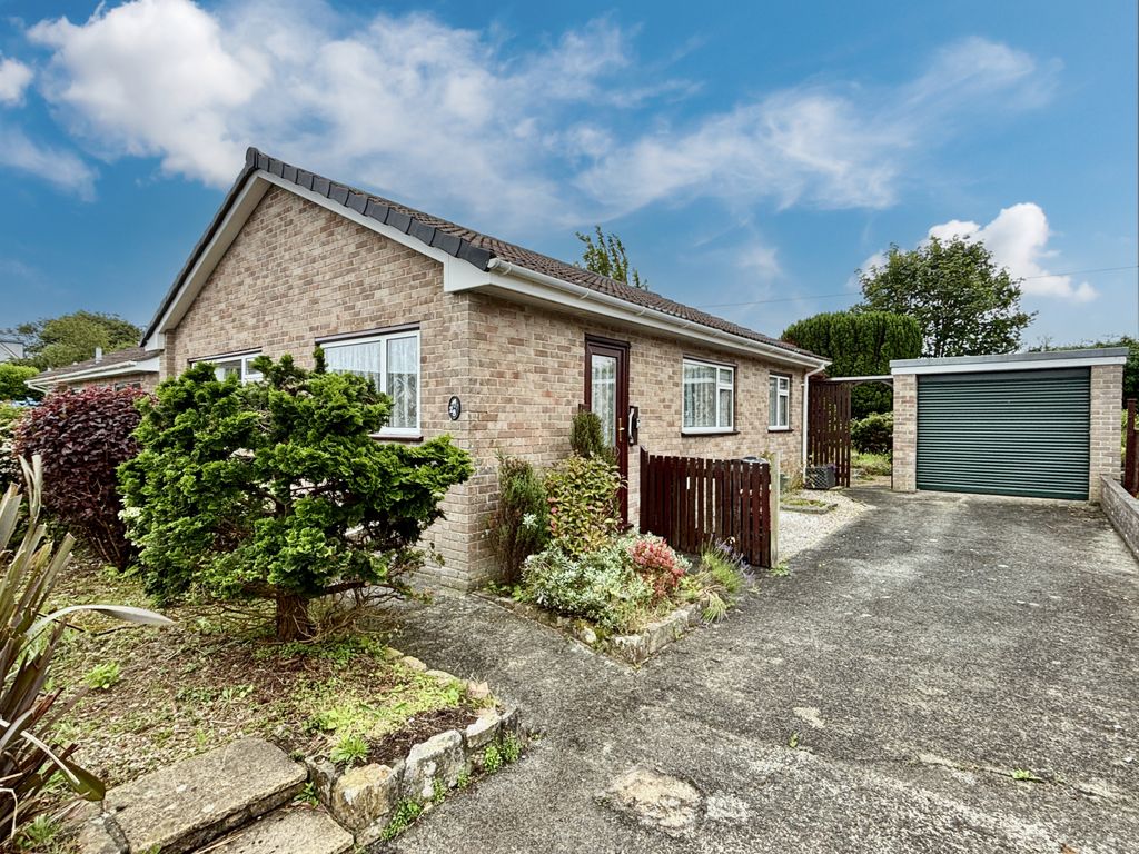 Property photo 1 of 12 2 Bedroom Bungalow For Sale