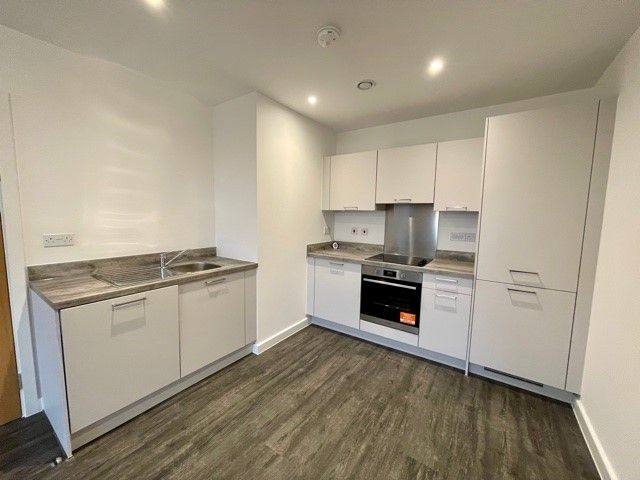 Property photo 2 of 10 Kitchen