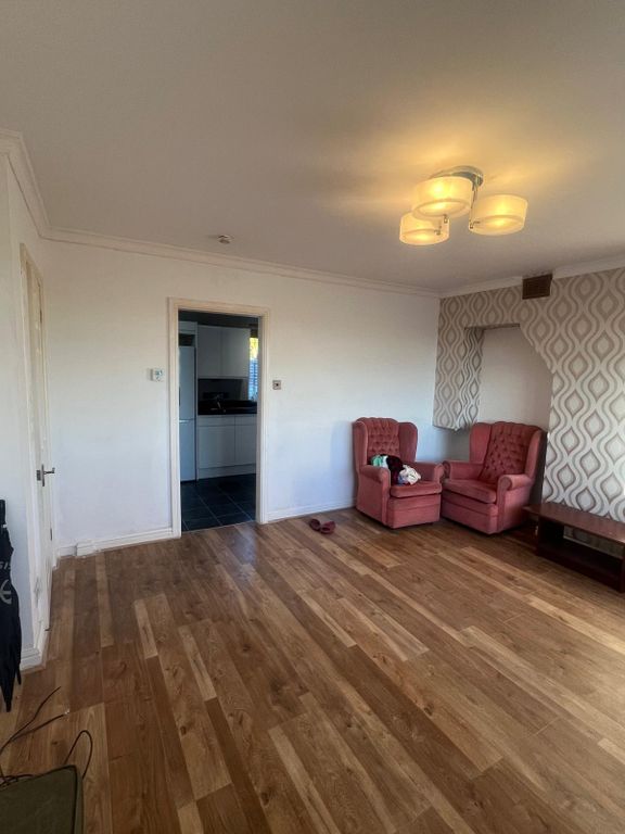 Property photo 3 of 12 Gallery