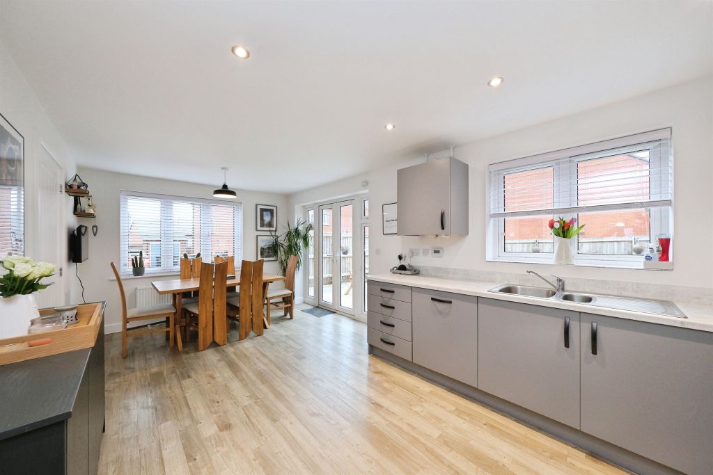 Property photo 3 of 23