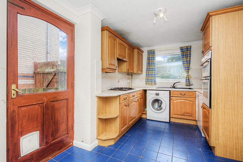 Property photo 3 of 12