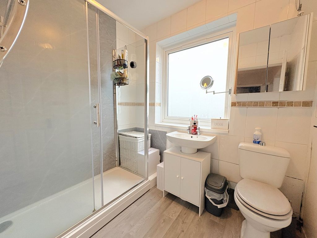 Property photo 3 of 24