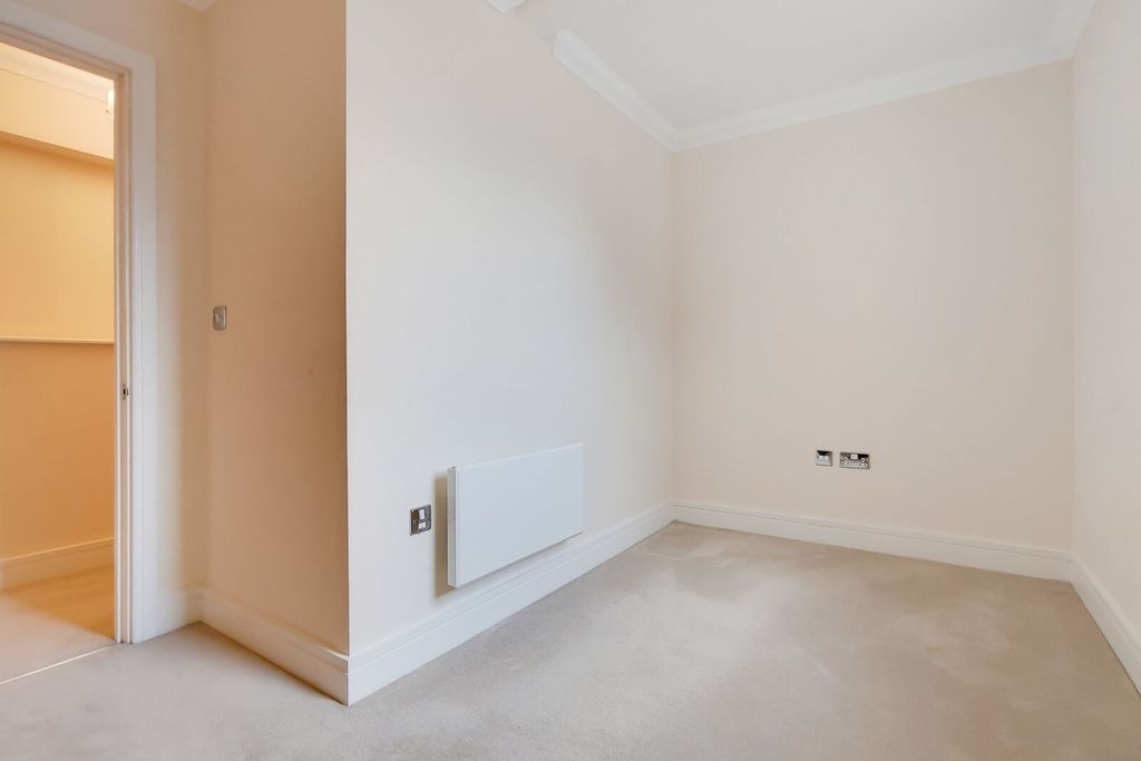 Additional image 16 of 3 bed flat for saleBridge Road, Hampton Court, East Molesey KT8