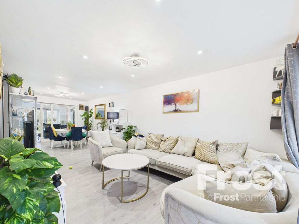 Property photo 2 of 10 Picture No. 12