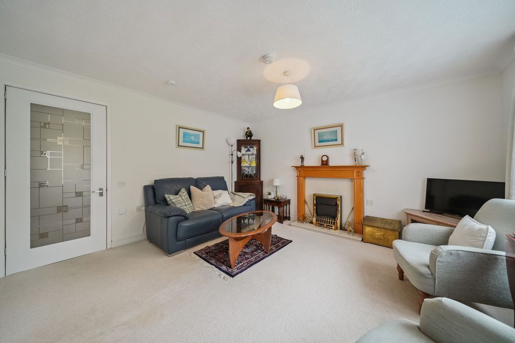 Property photo 3 of 11