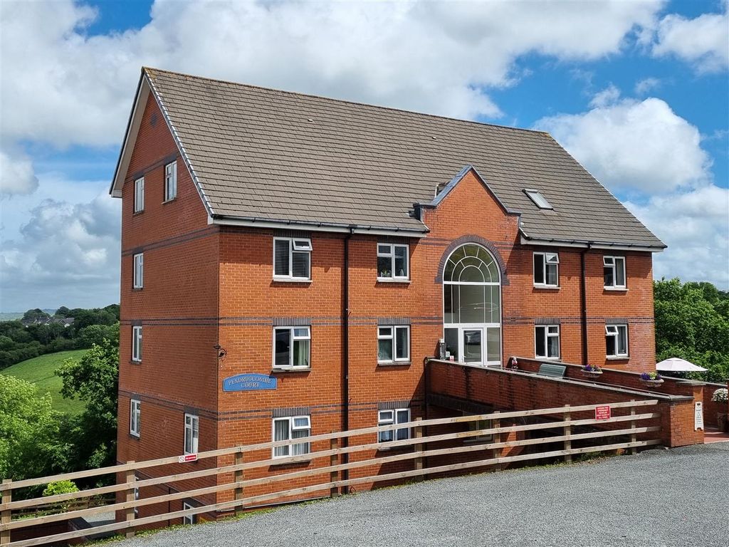 Additional image 12 of 2 bed flat for saleTavistock Road, Launceston PL15