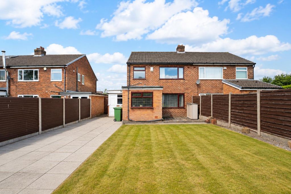 Property photo 2 of 18