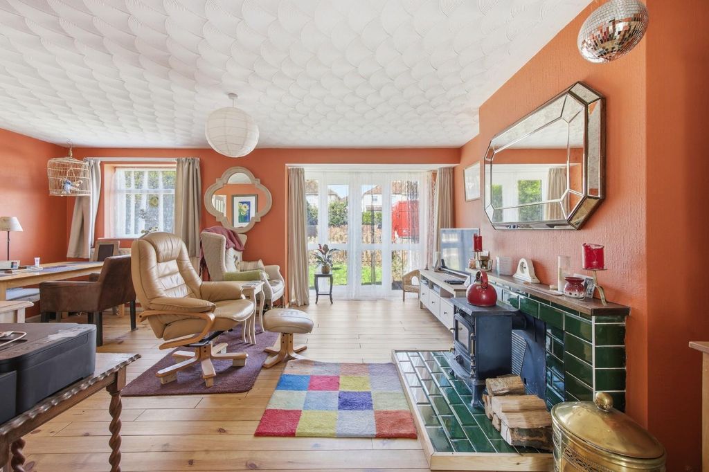 Property photo 3 of 21