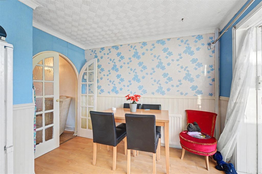 Property photo 3 of 12 Dining Room_2.Jpeg