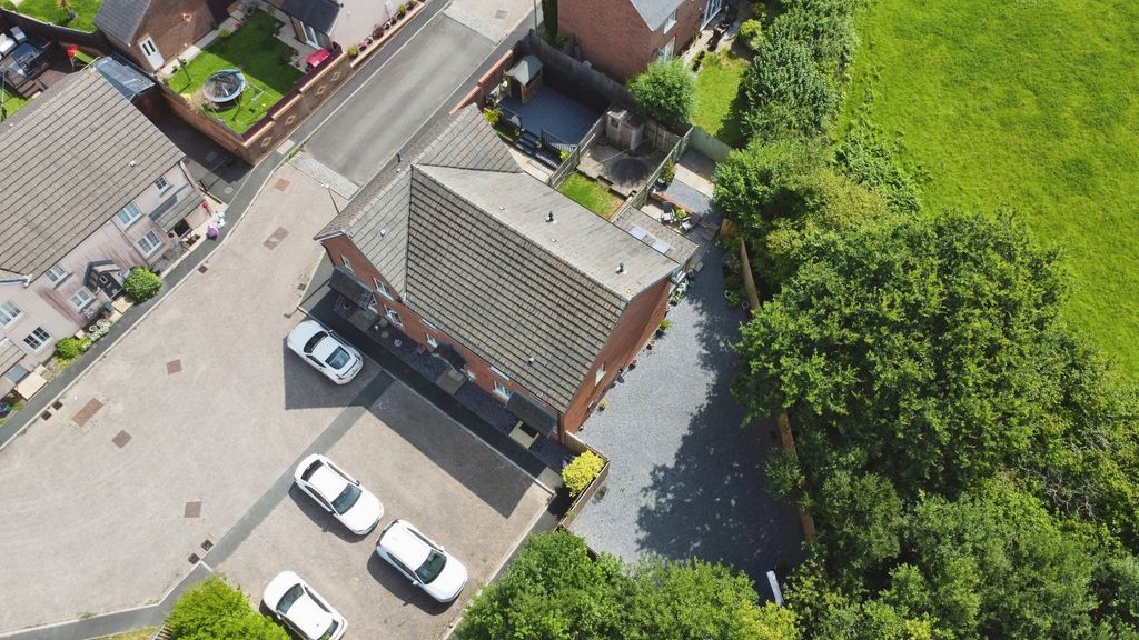 Property photo 2 of 32 4372593