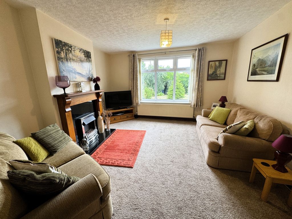 Property photo 3 of 23 Photo 11