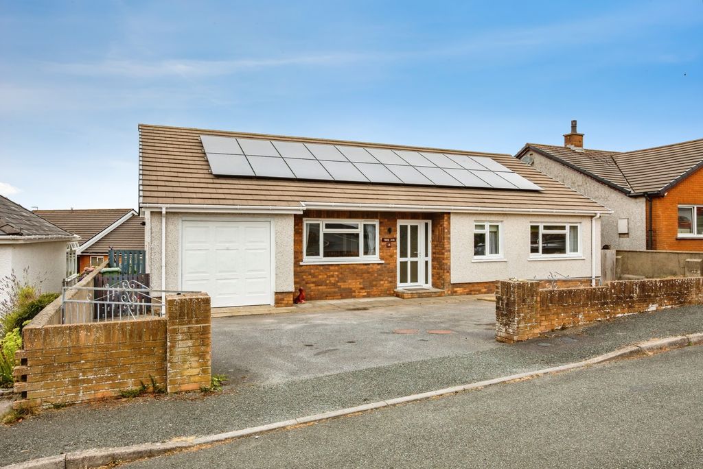 Property photo 1 of 19 Pbox-Img.Jpg