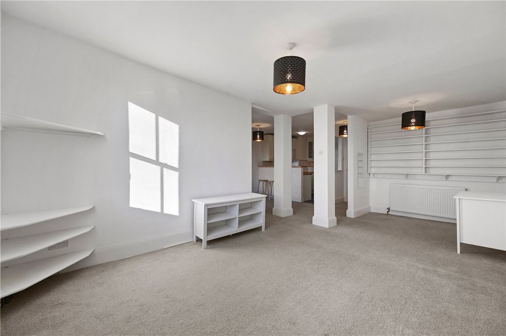 Property photo 2 of 6 Picture No. 18