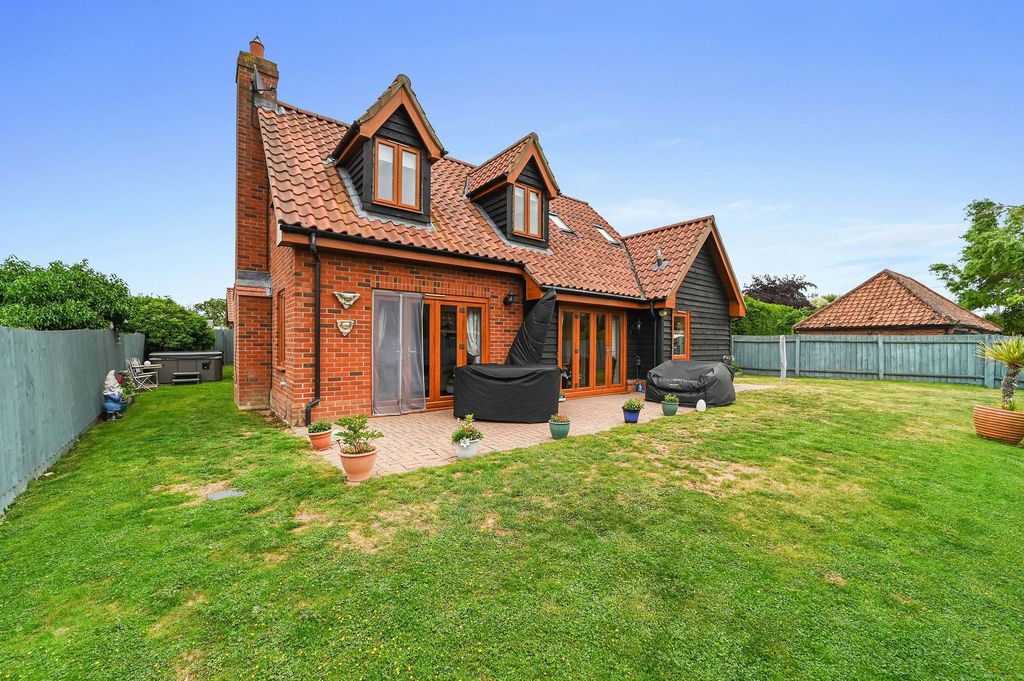 Property photo 2 of 22