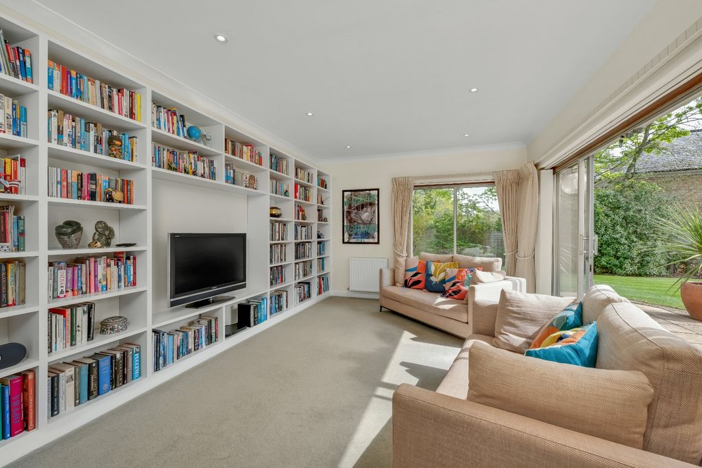 Additional image 9 of 5 bed detached house for saleMartineau Close, Esher, Surrey KT10