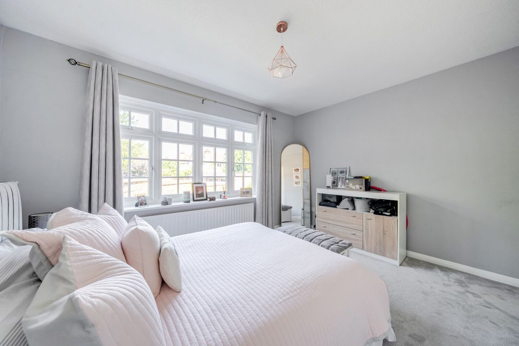 Property photo 3 of 12 1340094-7-6899dab...