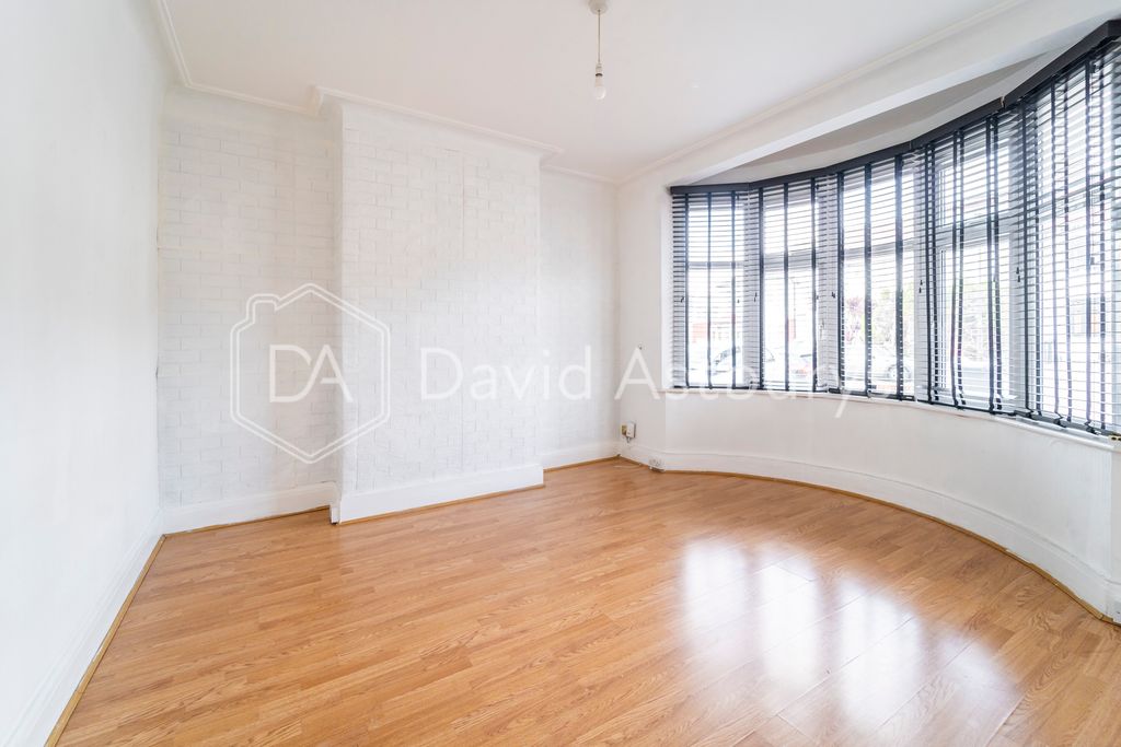 Property photo 3 of 19 Ndb06076
