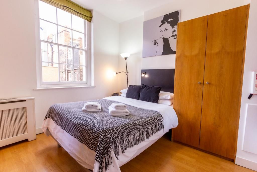Property photo 1 of 6 Studio To Rent