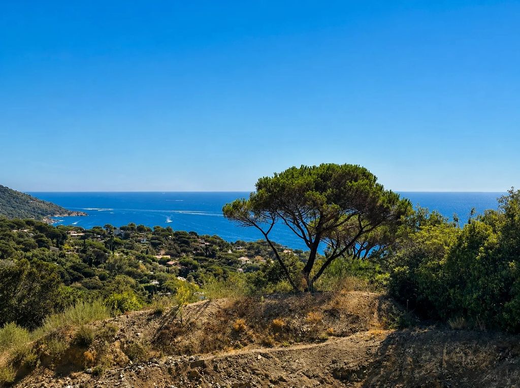 Property photo 1 of 8 Ramatuelle – A Rare Land With Sea View, Ready To Host An Exceptional Villa