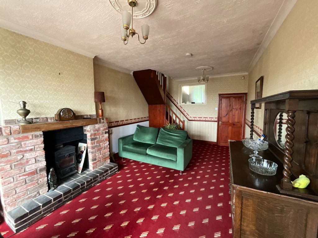 Property photo 3 of 12