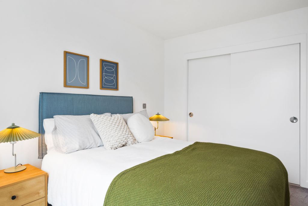 Property photo 2 of 28