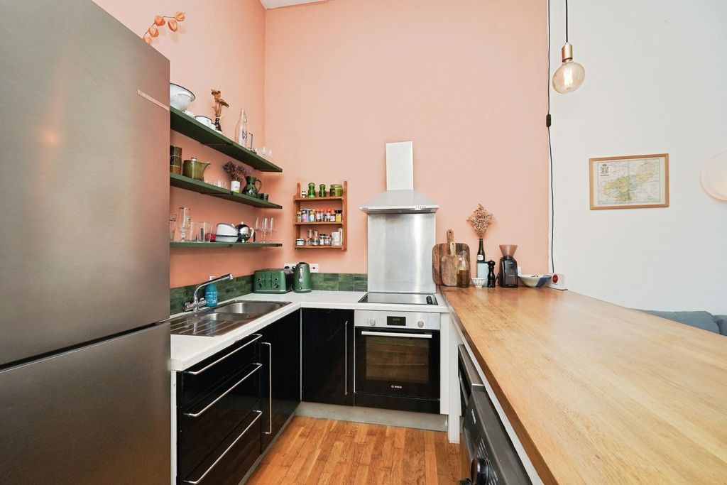 Property photo 3 of 18 Pbox-Img.Jpg