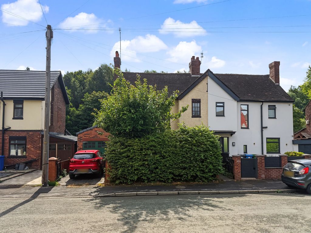 Property photo 3 of 32