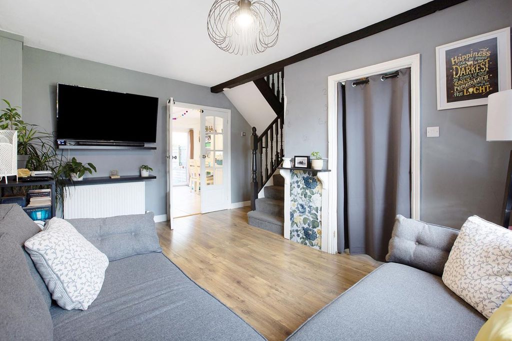 Property photo 3 of 17