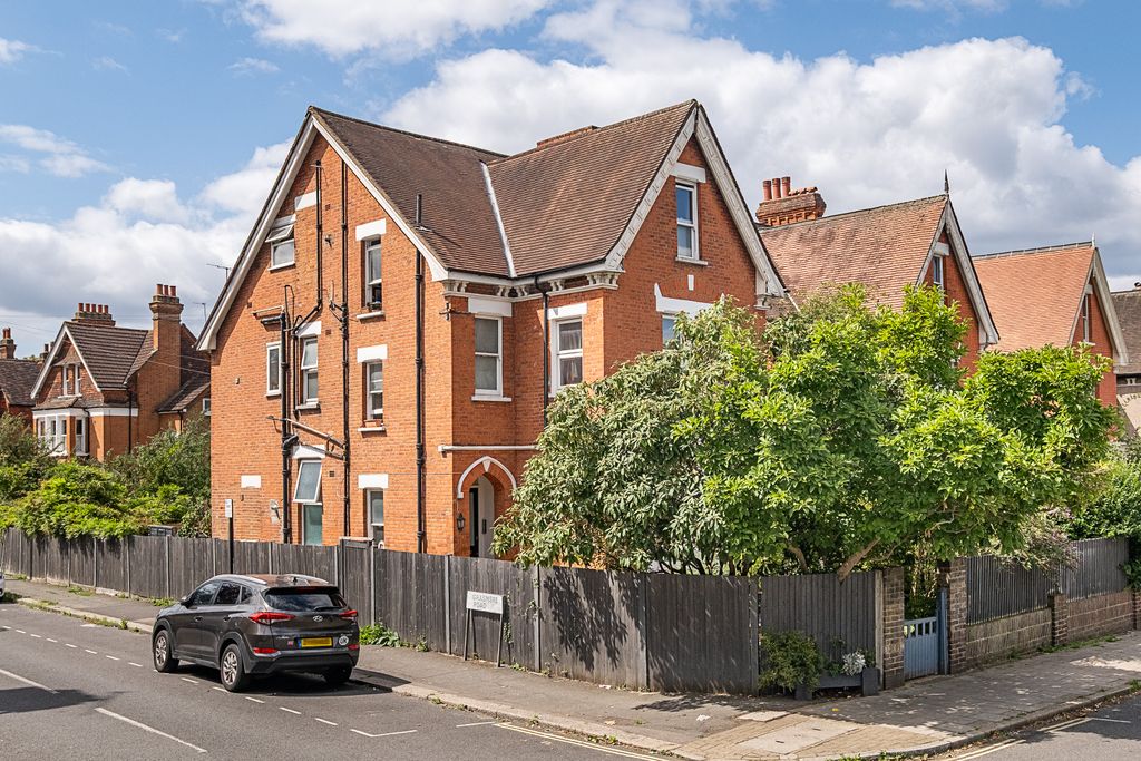 Property photo 1 of 11