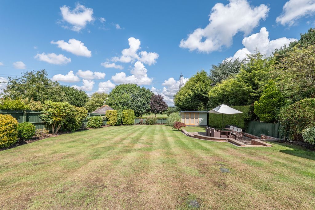 Property photo 2 of 32