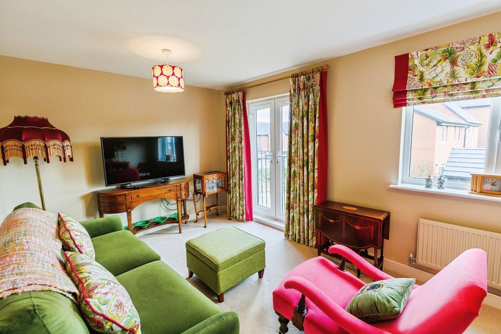 Property photo 3 of 22 Pbox-Img.Jpg