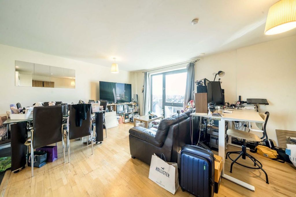 Property photo 2 of 3