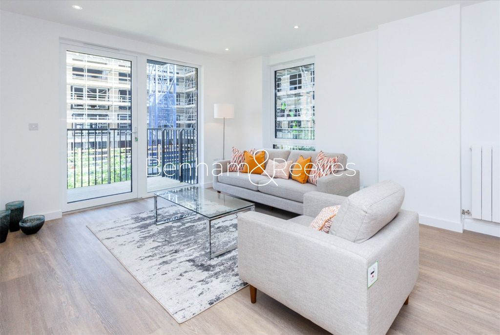 Property photo 2 of 14 Picture No. 23