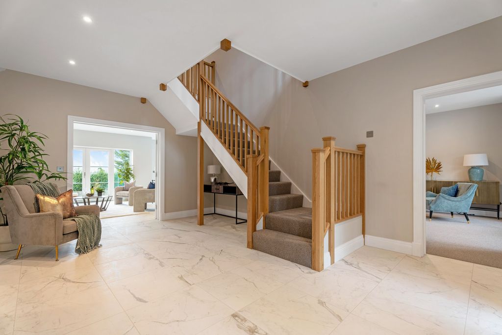 Property photo 3 of 47