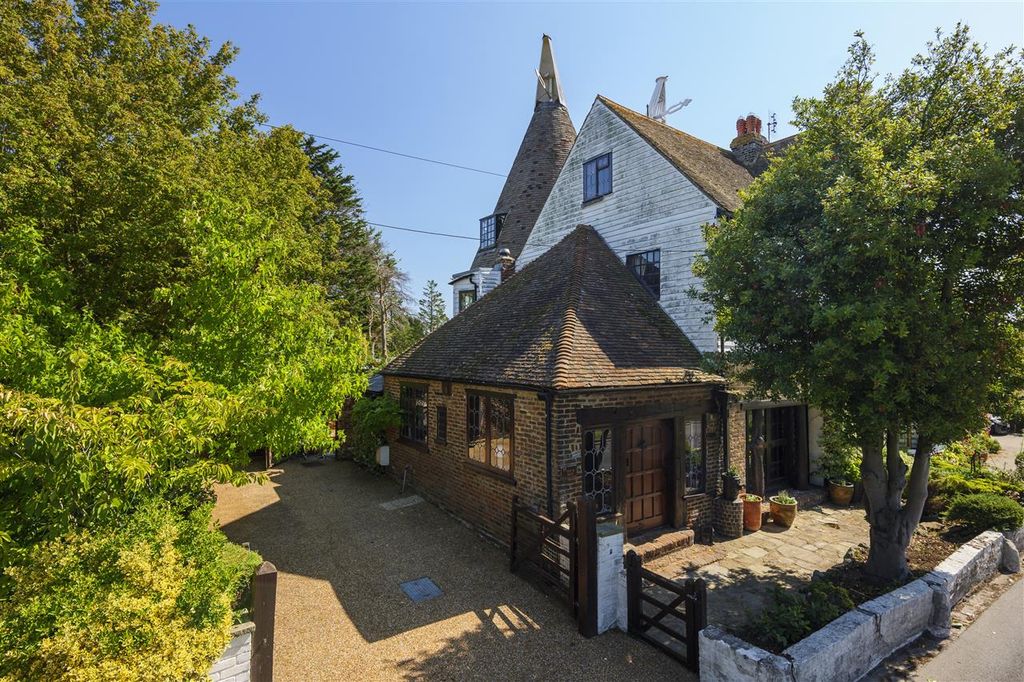 Property photo 3 of 33