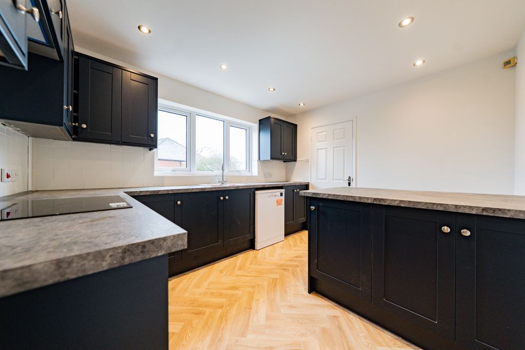 Property photo 2 of 23 Dsc00494