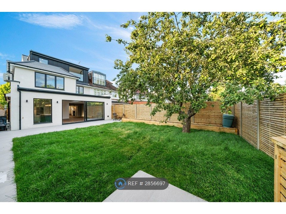 Property photo 2 of 30 Garden