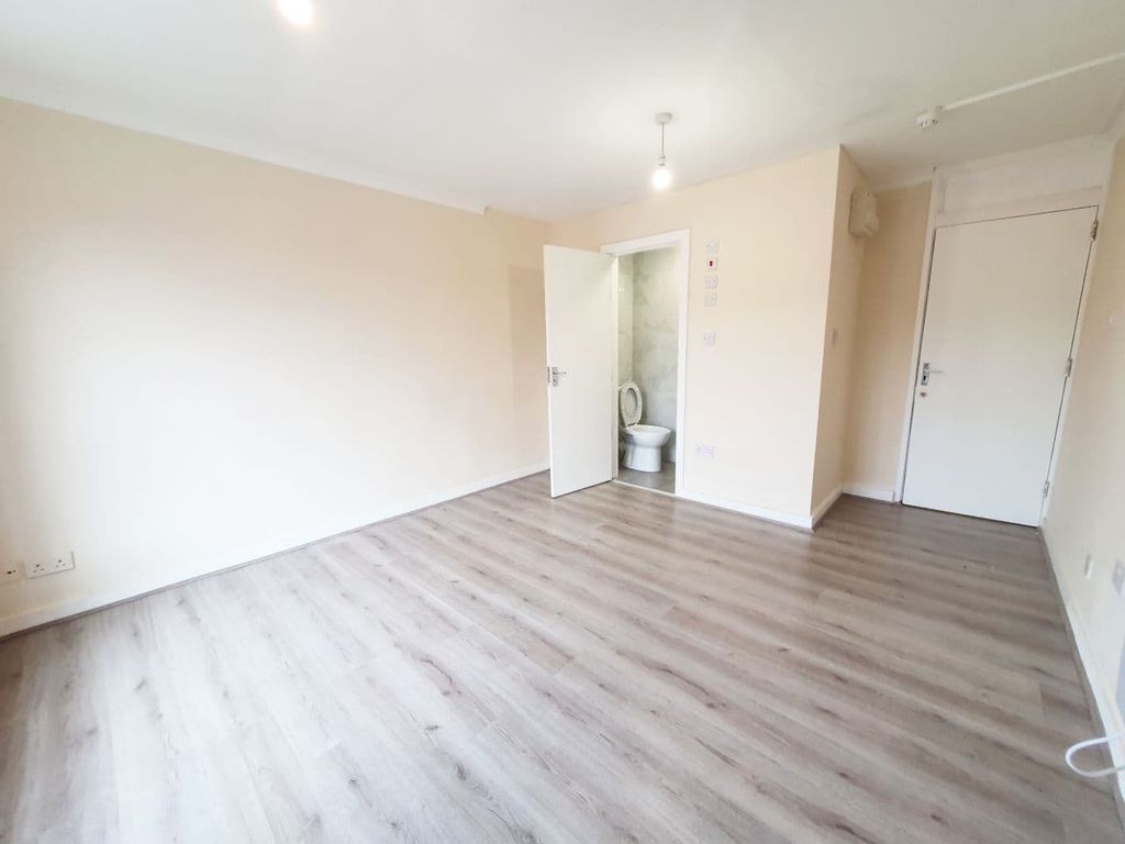 Property photo 1 of 2