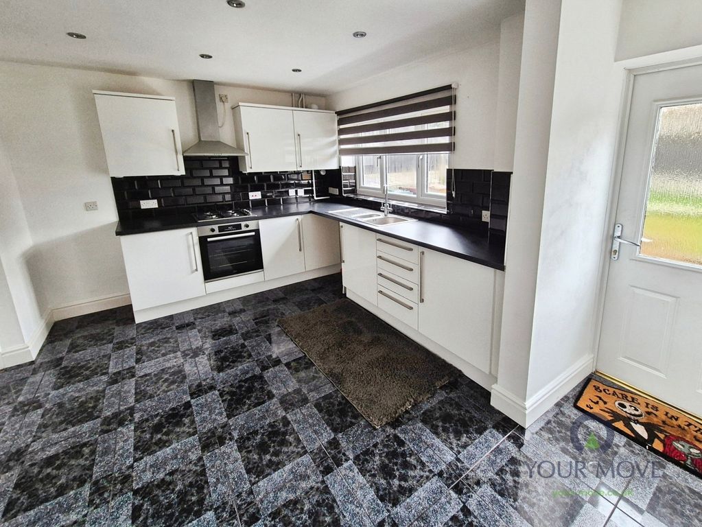 Property photo 2 of 12 Kitchen