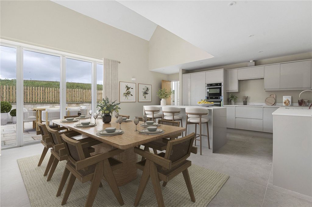 Property photo 2 of 14 Kitchen/Dining